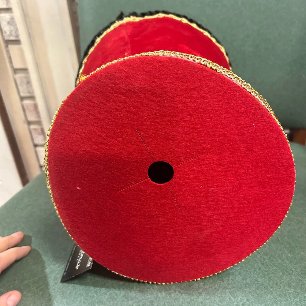 Christmas Decor Large red and gold nut cracker hats - Picture 6 of 6